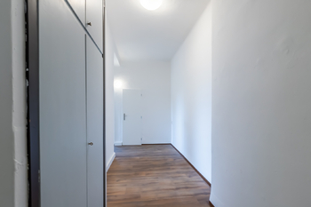 Předsíň - Pronájem bytu 2+1 v osobním vlastnictví 62 m², Praha 8 - Kobylisy