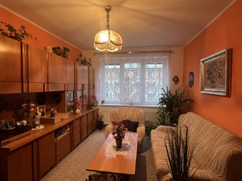 obývací pokoj - Prodej bytu 3+1 v osobním vlastnictví 64 m², Choceň