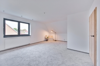1. pokoj v patře - reálný stav - Prodej domu 164 m², Františkovy Lázně