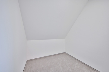 1. šatna - reálný stav - Prodej domu 164 m², Františkovy Lázně