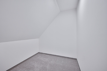 2. šatna - reálný stav - Prodej domu 164 m², Františkovy Lázně