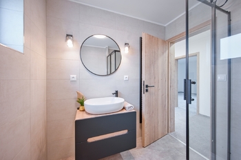 Koupelna v patře - Prodej domu 164 m², Františkovy Lázně
