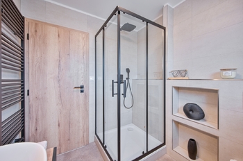 Koupelna v patře - Prodej domu 164 m², Františkovy Lázně