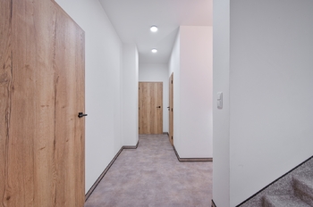 Chodba - reálný stav - Prodej domu 164 m², Františkovy Lázně