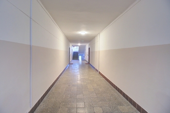 společné prostory - Prodej bytu 1+1 v osobním vlastnictví 32 m², Kladno