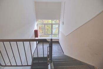 společné prostory - Prodej bytu 1+1 v osobním vlastnictví 32 m², Kladno