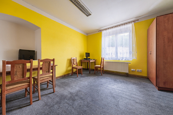 Prodej nájemního domu 670 m², Zbrašín