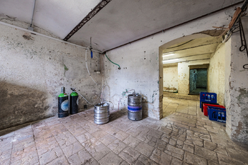 Prodej nájemního domu 670 m², Zbrašín