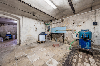 Prodej nájemního domu 670 m², Zbrašín
