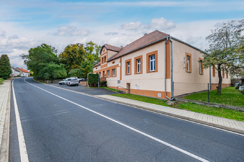 Prodej nájemního domu 670 m², Zbrašín
