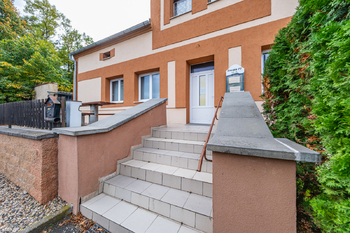 Prodej nájemního domu 670 m², Zbrašín