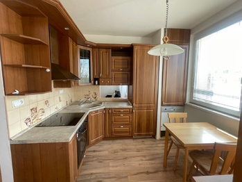 kuchyň s jídelním stolem - Pronájem bytu 3+1 v osobním vlastnictví 68 m², Zlín