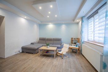 Obývací pokoj - Prodej domu 132 m², Dobříň