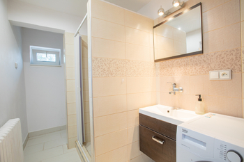 Koupelna - Prodej domu 132 m², Dobříň