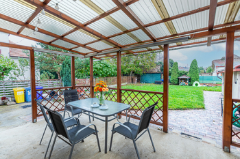Pergola se zahradou - Prodej domu 132 m², Dobříň