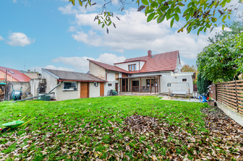 Zahrada  - Prodej domu 132 m², Dobříň