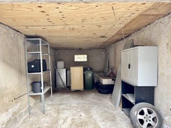 Garáž - Prodej domu 132 m², Dobříň