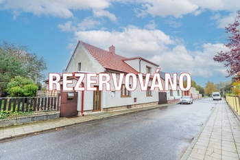 Pohled na dům - Prodej domu 132 m², Dobříň 