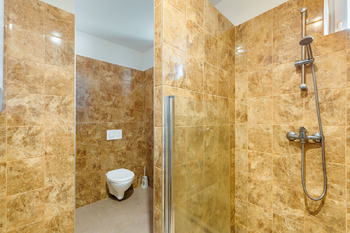 toaleta  - Prodej bytu 2+kk v osobním vlastnictví 40 m², Jeseník