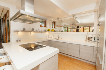 Prodej bytu 5+1 v osobním vlastnictví 306 m², Praha 5 - Košíře