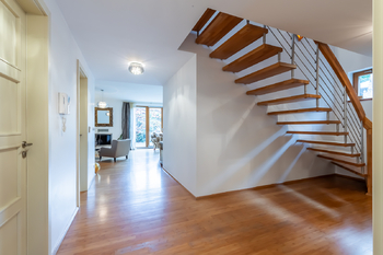 Prodej bytu 5+1 v osobním vlastnictví 306 m², Praha 5 - Košíře