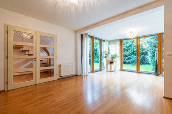 Prodej bytu 5+1 v osobním vlastnictví 306 m², Praha 5 - Košíře