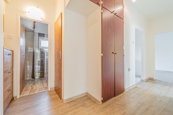 Prodej bytu 3+1 v osobním vlastnictví 69 m², Hostivice