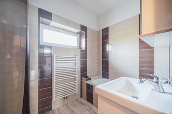 Prodej bytu 3+1 v osobním vlastnictví 69 m², Hostivice