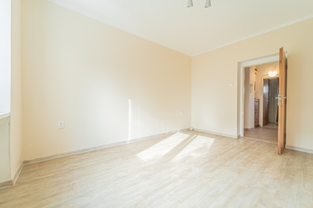Prodej bytu 3+1 v osobním vlastnictví 69 m², Hostivice