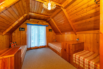 9. Ložnice v patře - Prodej chaty / chalupy 85 m², Zbiroh