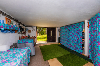 13. Zděná garáž v suterénu chaty - Prodej chaty / chalupy 85 m², Zbiroh