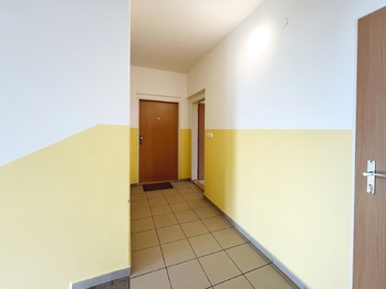 Prodej bytu 1+kk v osobním vlastnictví 38 m², Roztoky