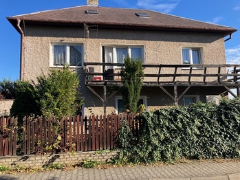 západní strana domu - Prodej domu 264 m², Roztoky