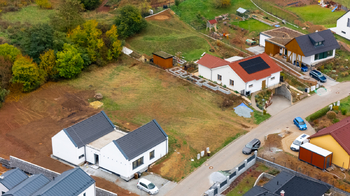 Prodej pozemku 1095 m², Neslovice