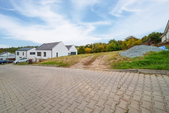 Prodej pozemku 1095 m², Neslovice