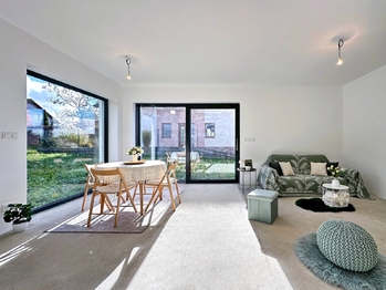 obývací pokoj - Prodej domu 100 m², Srubec