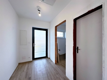 zádveří - Prodej domu 100 m², Srubec