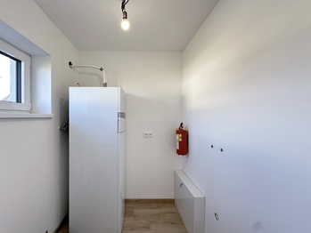 technická místnost - Prodej domu 100 m², Srubec