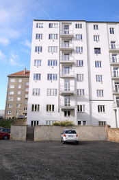 Prodej nájemního domu 1005 m², Plzeň