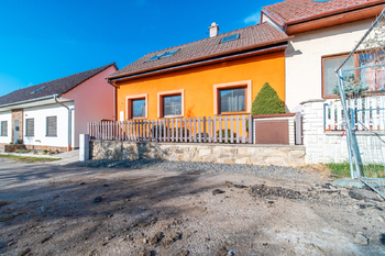 Prodej domu 105 m², Zakřany