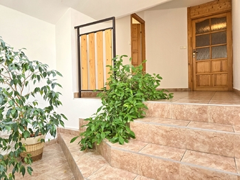 Prodej obchodních prostor 380 m², Tlumačov