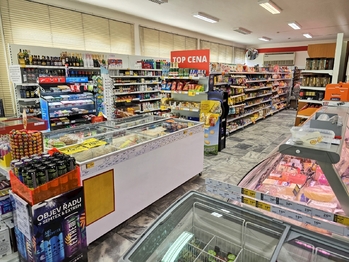 Prodej obchodních prostor 380 m², Tlumačov