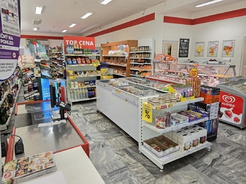 Prodej obchodních prostor 380 m², Tlumačov