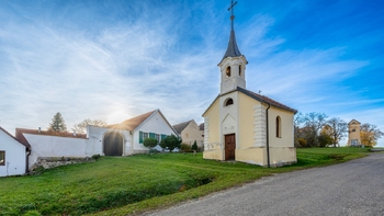 čelní pohled od kapličky - Prodej chaty / chalupy 360 m², Písečné