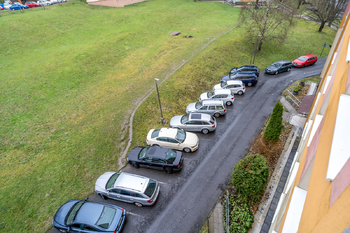 Parkování - Pronájem bytu 1+1 v osobním vlastnictví 36 m², Jílové