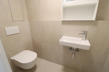 Samostatné WC s umyvadlem - Pronájem bytu 2+kk v družstevním vlastnictví 59 m², Praha 5 - Stodůlky