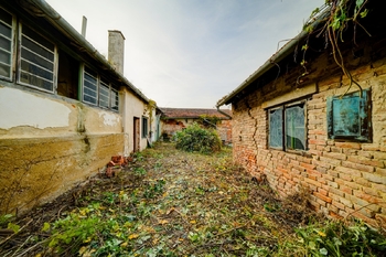 atrium domu s výměnkem foto 2 - Prodej domu 96 m², Božice