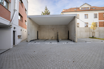 parkovací stání v zakladači - Prodej bytu 2+kk v osobním vlastnictví 57 m², Praha 9 - Hrdlořezy