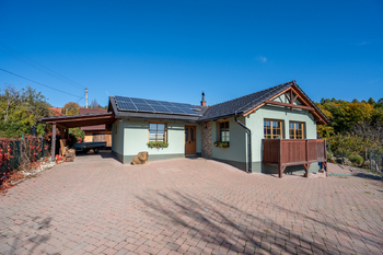 Prodej domu 120 m², Březůvky