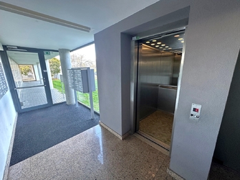 Pronájem bytu 1+kk v osobním vlastnictví 56 m², Praha 9 - Vysočany